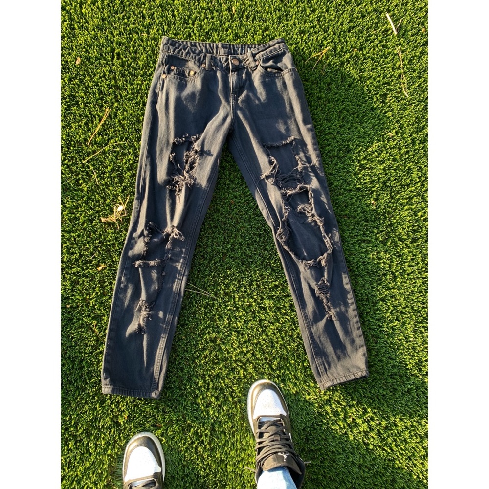 Distressed Boyfriend Jeans